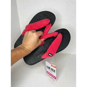 NEW Muk Luks Luk-Ees Joyful Expressions Red TerryCloth Logo FlipFlops Size 8